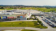 Nákupní centrum Lumini u Vara�dinu