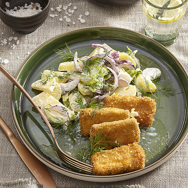 Křupavé pečené tofu: Recept na zdravý oběd s bramborovým salátem a ředkvičkami