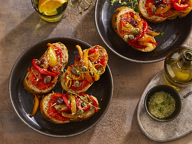 Bruschetta s pečenou paprikou: Snadný recept na gril