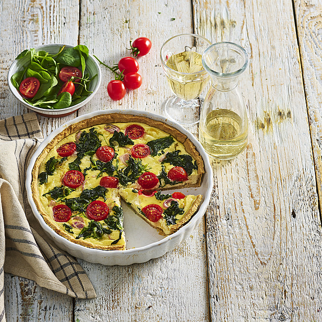 Slaný koláč s rajčaty a špenátem: Recept na křupavý quiche z ricotty