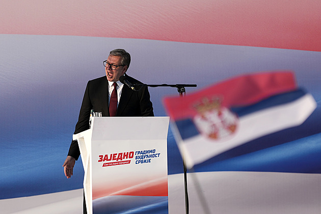 Srbský prezident Vučić rezignoval. Zemi čekají předčasné volby