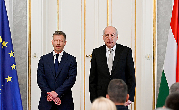 Prezidenta odvoláme dodatkem ústavy, oznámil Magyar. Rozhodne referendum