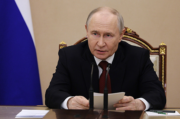 Putin thừa nhận thiếu nhiên liệu tại Nga, Kremlin cân nhắc cấm xuất khẩu dầu diesel
