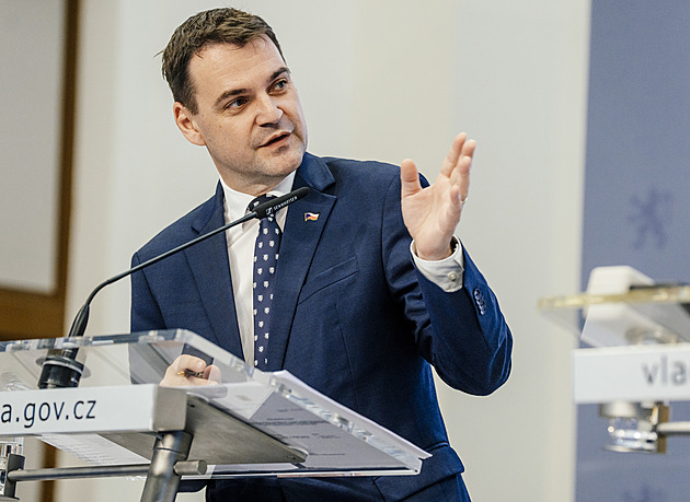 Pavel si místo bodyguardů vyžádal mluvčího a fotografa, řekl Macinka. Mandát dostane