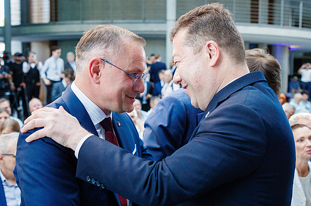 Klaus a Okamura promluvili na konferenci AfD. Snad konečně zvítězí, popřáli