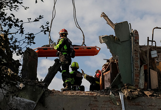 Rusové se připravují na masivní útok, dávejte pozor, varoval Ukrajince Zelenskyj