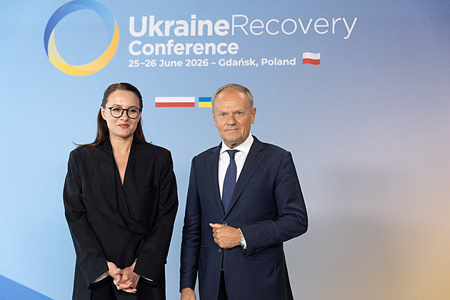 Polsko si připomíná volyňský masakr. Tusk slíbil postavit zeď padlých na Ukrajině