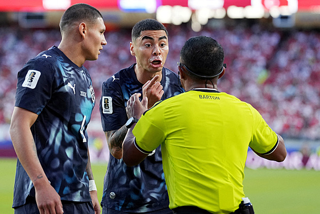 Infantino ničí fotbal, křičel paraguayský komentátor. A přišel o akreditaci