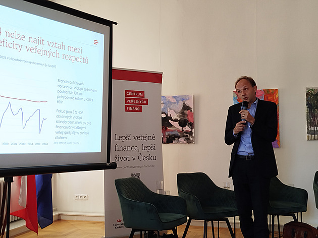 Vybavení armády zaostává za Polskem o polovinu. Čas se krátí, varuje studie