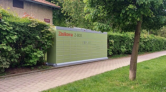 Nový výdejní box, který po kritice nahradil vizuáln� ru�ivý prvek ve�ejného...