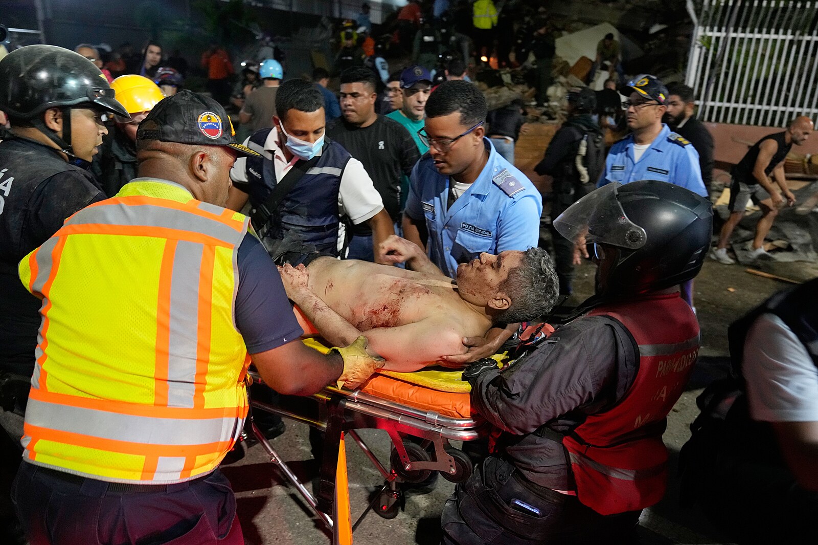Venezuelu zasáhla dvě silná zemětřesení, obětí mohou být desetitisíce