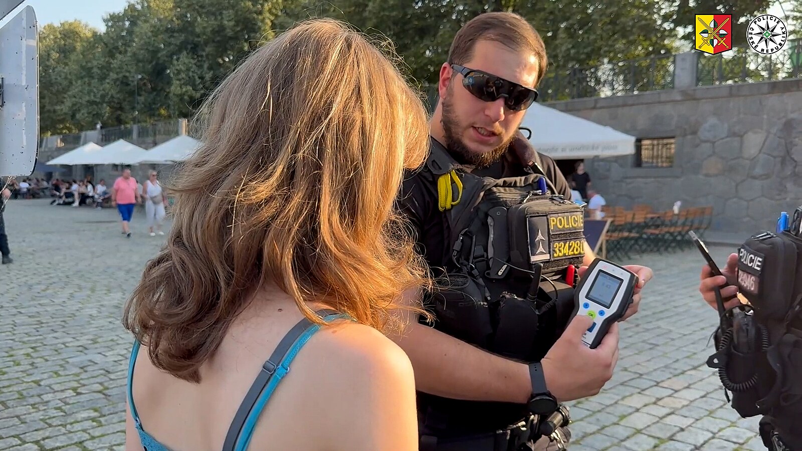 Policie v Praze testovala mladistvé na alkohol, dívce naměřila 3,35 promile
