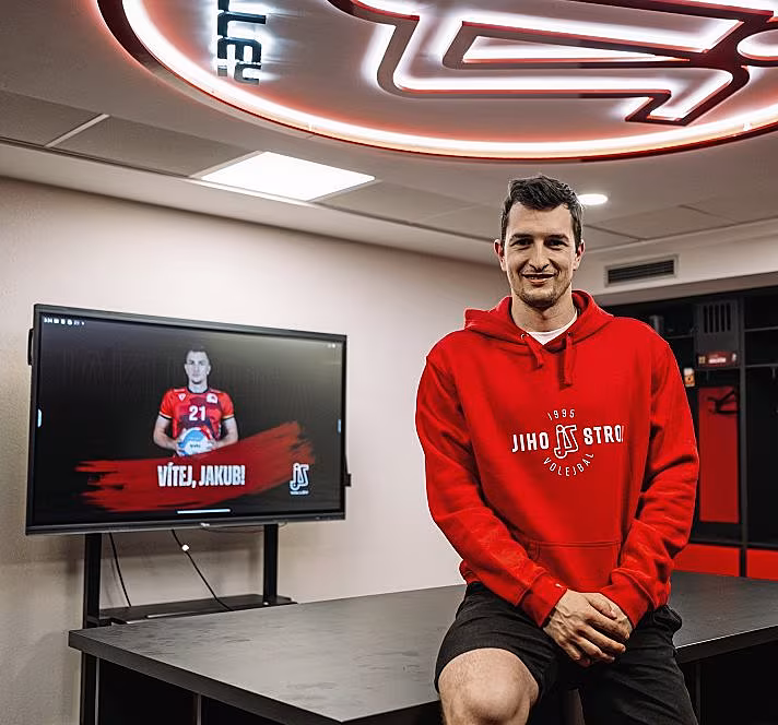 Jakub Ihnát si prohlédl moderní �atnu volejbalist� Jihostroje �eské Bud�jovice.