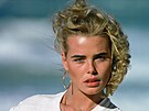 M�la sex-appeal i charisma. Do sv�ta módy vtrhla okouzlující blondýnka...