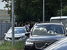 Policisté v Praze zadr�eli podez�elého mu�e, který se pohyboval se zbraní v...