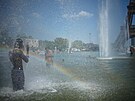 Vlna veder ve Francii. Koupa�ka pod Eiffelovou v�í (25. �ervna 2026)
