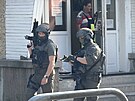 V �elákovicích u Prahy zasahují policisté a zásahová jednotka kv�li ozbrojenému...