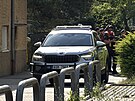 V �elákovicích u Prahy zasahují policisté a zásahová jednotka kv�li ozbrojenému...