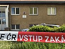V �elákovicích u Prahy zasahují policisté a zásahová jednotka kv�li ozbrojenému...