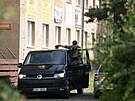V �elákovicích u Prahy zasahují policisté a zásahová jednotka kv�li ozbrojenému...