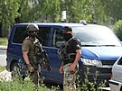 V �elákovicích u Prahy zasahují policisté a zásahová jednotka kv�li ozbrojenému...
