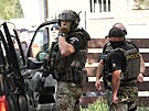 V �elákovicích u Prahy zasahují policisté a zásahová jednotka kv�li ozbrojenému...