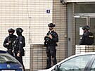 Policie kv�li hledanému ozbrojenému mu�i hlídá preventivn� budovy ministerstva...
