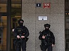 Policie kv�li hledanému ozbrojenému mu�i hlídá preventivn� budovy ministerstva...