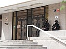 Policie kv�li hledanému ozbrojenému mu�i hlídá preventivn� budovy ministerstva...