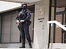 Policie kv�li hledanému ozbrojenému mu�i hlídá preventivn� budovy ministerstva...