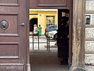 Policie kv�li hledanému ozbrojenému mu�i hlídá preventivn� budovy ministerstva...