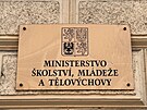 Policie kv�li hledanému ozbrojenému mu�i hlídá preventivn� budovy ministerstva...