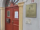 �áci Základní um�lecké �koly v Novém Byd�ov� se kv�li policejnímu pátrání po...