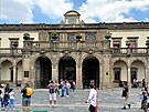 Hlavní vchod hradu Chapultepec ve stejnojmenném m�stském lesoparku.