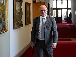 Na jednání vlády p�ichází ministr �kolství Robert Plaga (ANO). Premiér Andrej...