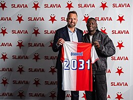 Toumani Diakité posiluje Slavii.