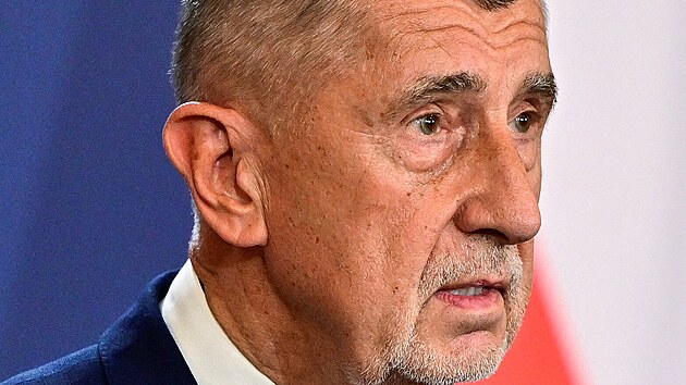 Nezvykle rychlé rozhodnutí, podjatý soud. Vládní politici reagují na opatření ÚS