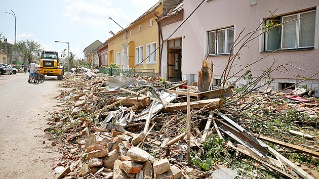 Tehdy a dnes. Před pěti lety se několika obcemi na jižn&iacute; Moravě prohnalo...