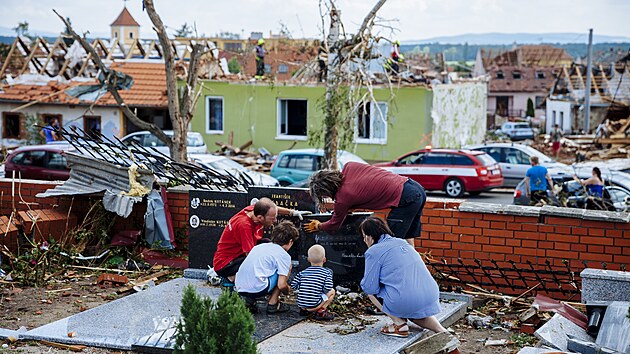 Tehdy a dnes. Před pěti lety se několika obcemi na jižn&iacute; Moravě prohnalo...