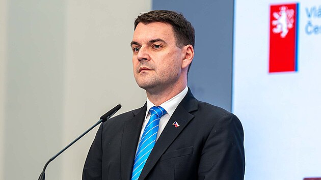 Vl�da rozhodla, �e s sebou nevezme prezidenta Pavla v �ervenci na summit NATO v tureck� Anka�e. Na sn�mku ministr zahrani�� Petr Macinka. (22. �ervna 2026)