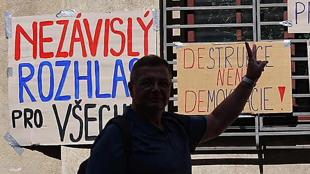 Pracovn�ci �esk� televize (�T) a �esk�ho rozhlasu (�Ro) v pond�l� vstoupili do st�vky.