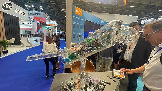 Veletrh Eurosatory na okraji Pa��e