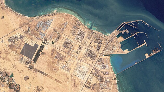 Pr�myslov� z�na Ras Laffan v Kataru na sn�mku po��zen�m ze satelitu (6. b�ezna 2026)