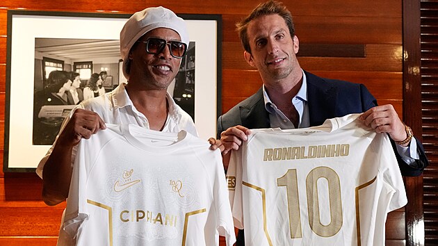 Ronaldinho se ��fem Ravenny Ignaziem Ciprianim.