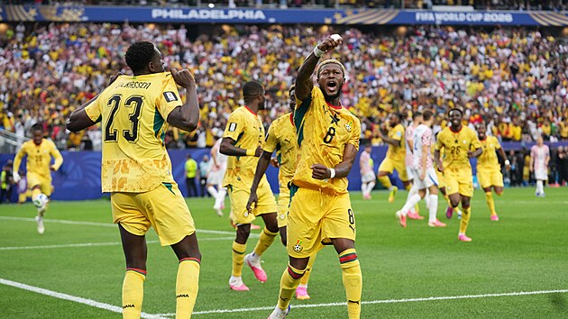 Ghansk� stoper Derrick Luckassen slav� se spoluhr��i g�l v utk�n� s Chorvatskem.