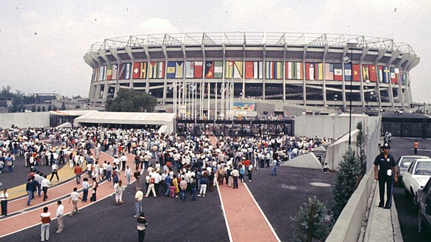 Estadio Azteca b�hem Mistrovstv� sv�ta ve fotbale roku 1986.
