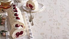 Pavlova s t�e��ovým kompotem