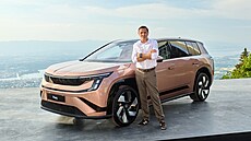 P�edseda p�edstavenstva automobilky �koda Auto Klaus Zellmer p�edstavuje velké...