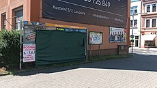 Vedení Lovosic se pustilo do boje s nevzhlednými reklamními výlepovými...