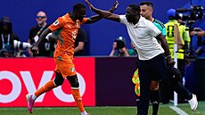 Nicolas Pepe slaví gól do sít� Curacaa.